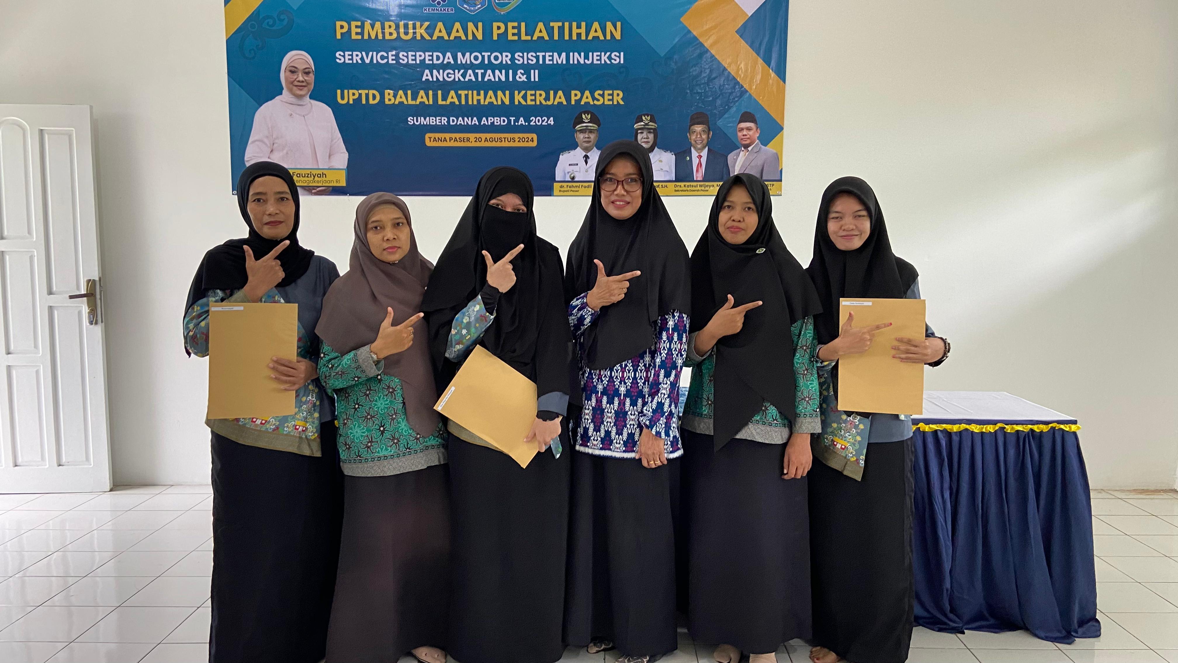 Penutupan Pelatihan Menjahit Pakaian Wanita Dewasa Sumber Dana APBN Tahun 2024 Batch 2